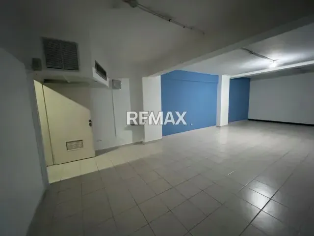 Oficina en alquiler en av bolivar norte piso bajo - 4