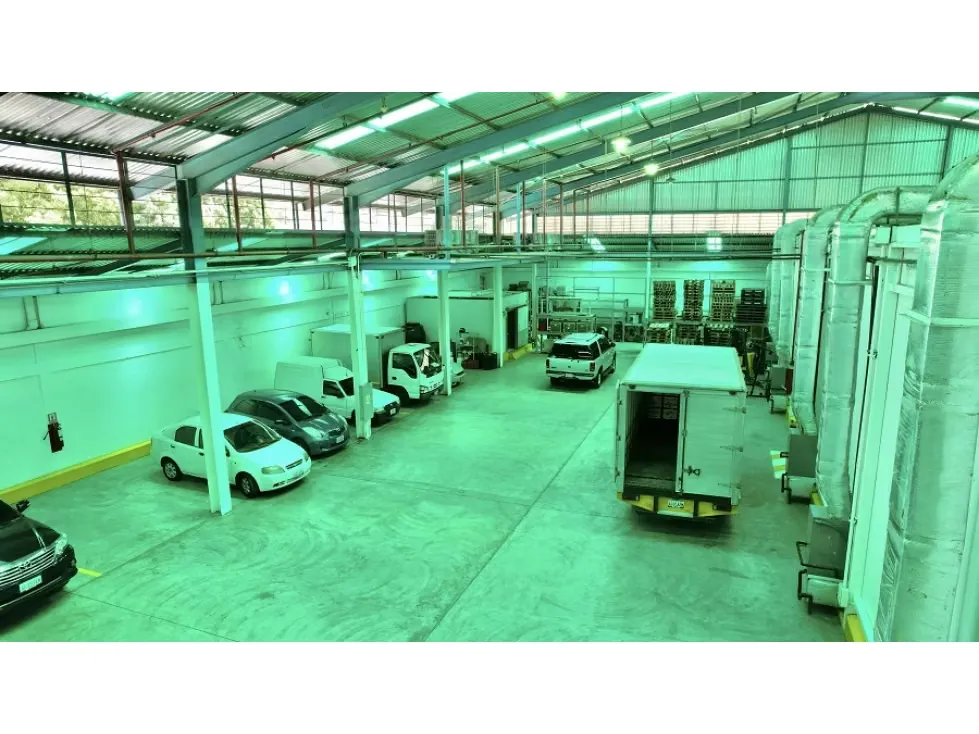 Se vende/alquila galpón 2450 m2 Guarenas - 7