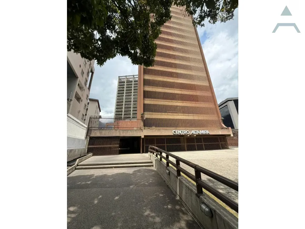 Se alquila Oficina 115² Altamira - 2