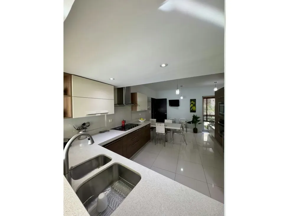 Apartamento en Venta en Las Mesetas de Santa Rosa De Lima 4H/ 4B/ 3P - 6