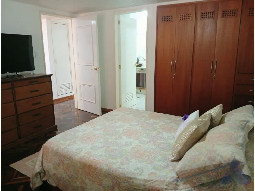 Vendo PB duplex remodelada 395m2 6hab 5b 3p Los Naranjos 6990 - 30