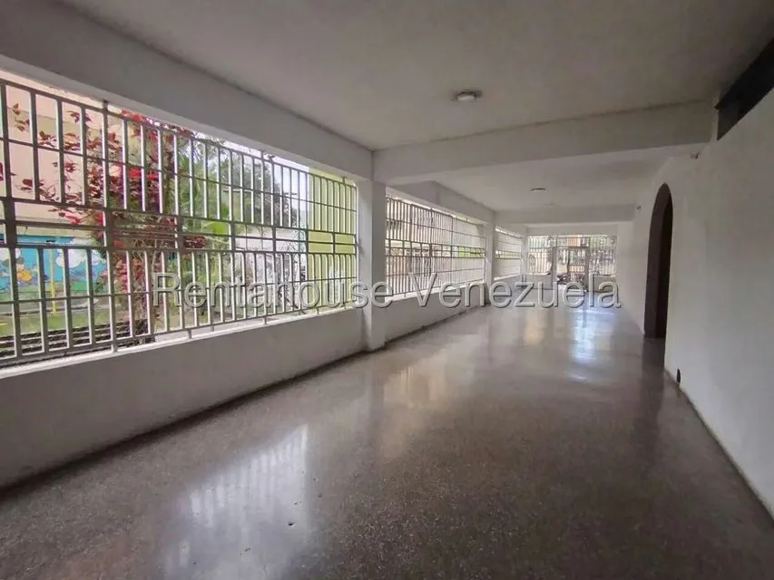 Apartamento (1 Nivel) en Venta en Caricuao, Distrito Metropolitano - 2
