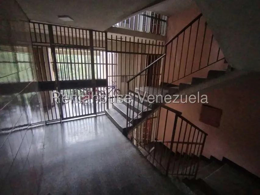 Apartamento (1 Nivel) en Venta en Caricuao, Distrito Metropolitano - 3