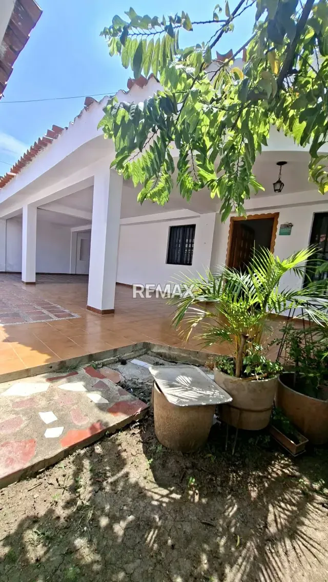 Casa en Urb Guaraguao en Puerto La Cruz - 2