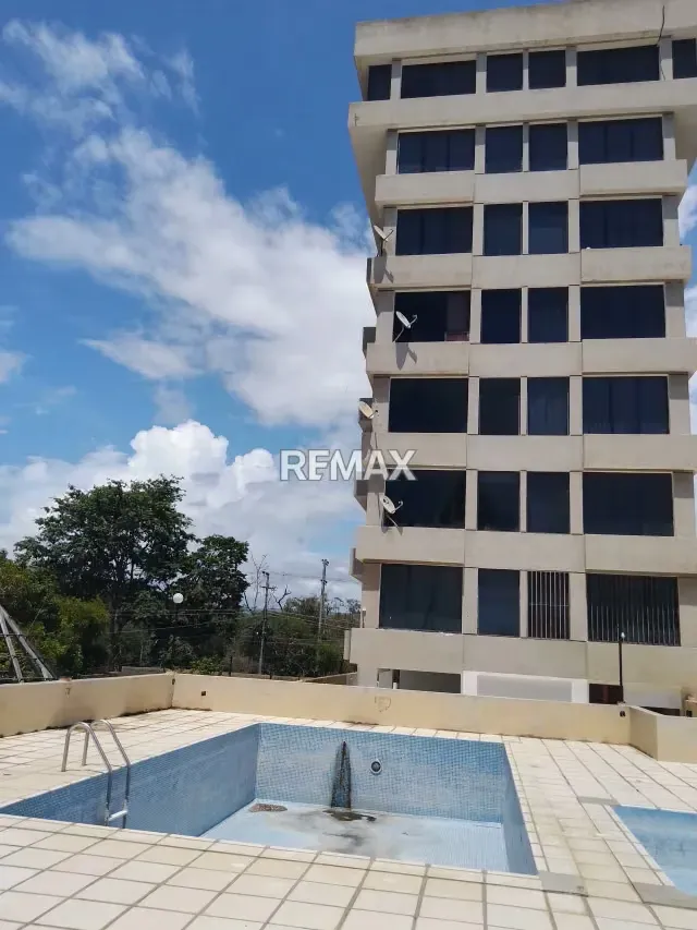 Hermoso Apartamento ubicado en la Av. Universidad - 2