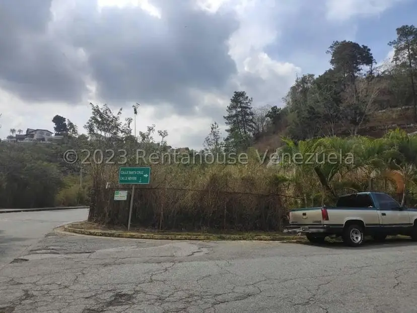 Terreno (Residencial) en Venta en Colinas del Tamanaco, Distrito Metropolitano