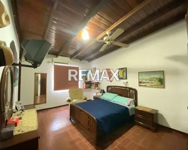 ¡TU INVERSIÓN IDEAL EN LOS BUCANEROS, PORLAMAR! EN VENTA AMPLIA CASA PRINCIPAL MÁS 2 ANEXOS PERFECTOS PARA RENTAR O FAMILIAS GRANDES. EXCELENTE UBICACIÓN EN MARGARITA. ¡DESCÚBRELA! - 9