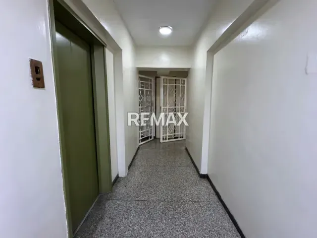 Venta de Apartamento Av San Martín, 71,33M - 2