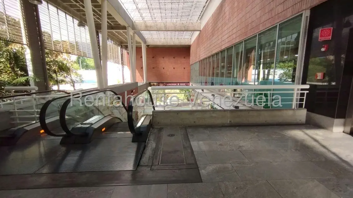 Local Comercial en Alquiler en Colinas de Valle Arriba, Distrito Metropolitano - 13