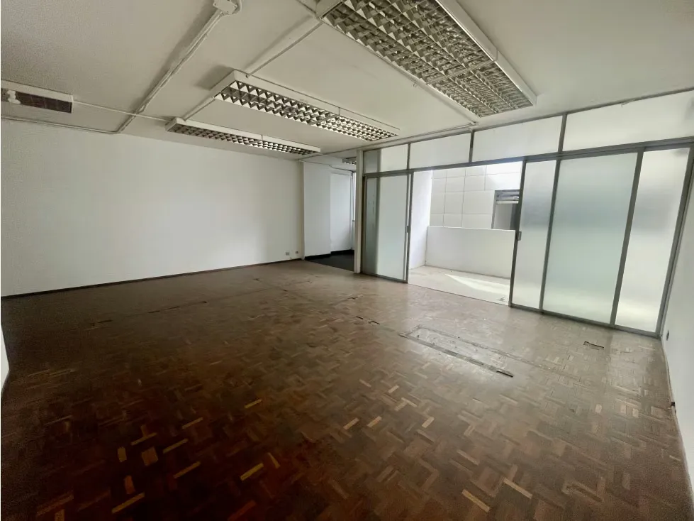 Vendo/alquilo oficina para remodelar 117m2 Torre Roraima 9383 - 4