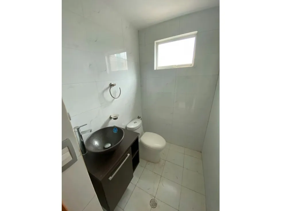 SE VENDEN TOWNHOUSES EN LOMA LINDA - 11