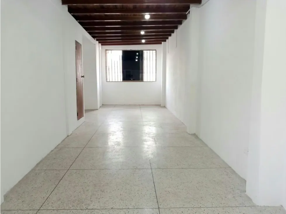 LOCAL COMERCIAL - 38 MTS - MONTE CRISTO