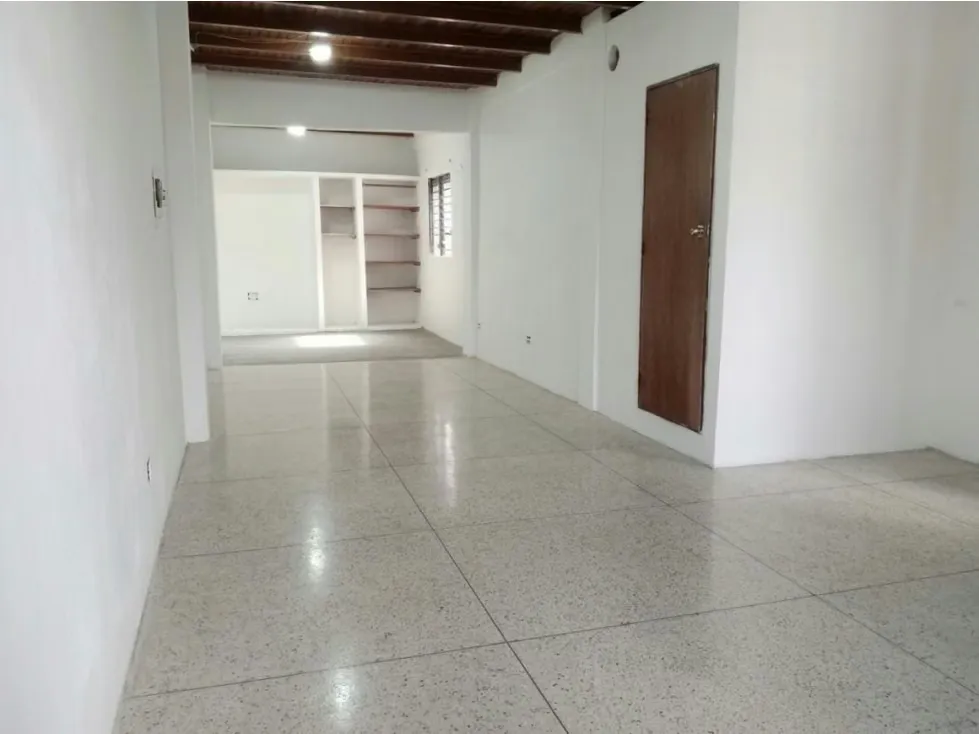 LOCAL COMERCIAL - 38 MTS - MONTE CRISTO - 3
