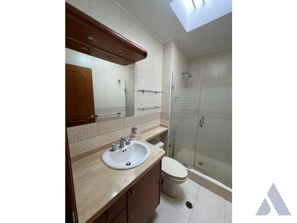 Vendo casa remodelada 296m3 Alto Hatillo 4548 - 9