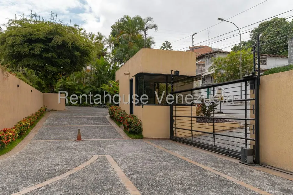 Apartamento (1 Nivel) en Venta en Los Palos Grandes, Distrito Metropolitano - 2