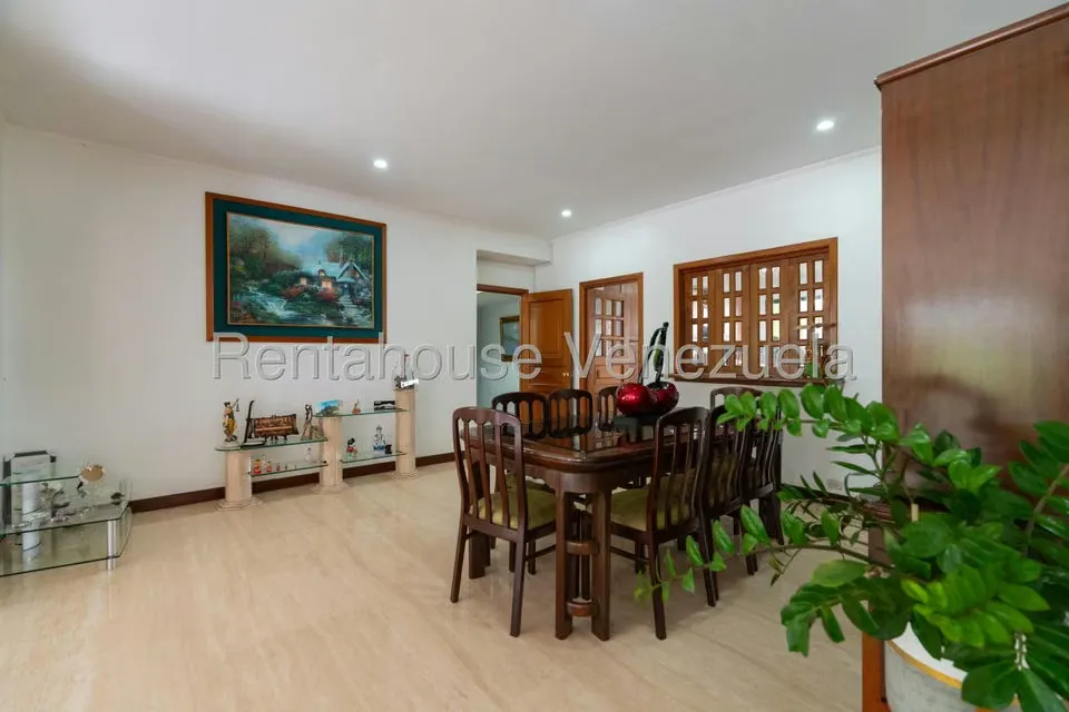 Apartamento (1 Nivel) en Venta en Los Palos Grandes, Distrito Metropolitano - 21