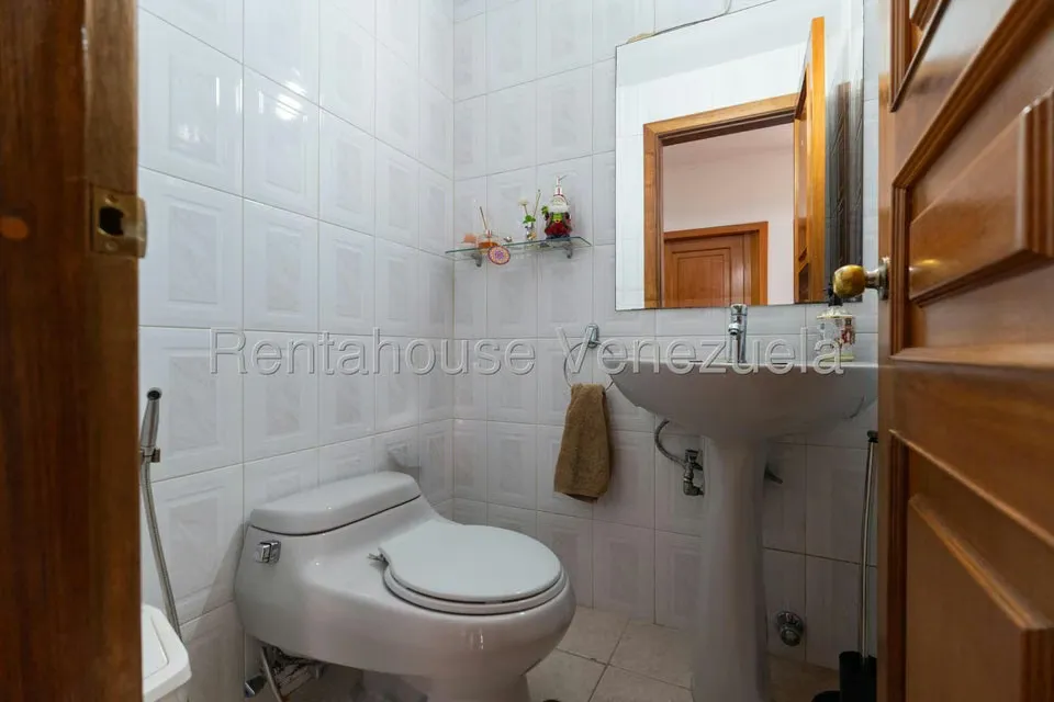 Apartamento (1 Nivel) en Venta en Los Palos Grandes, Distrito Metropolitano - 33
