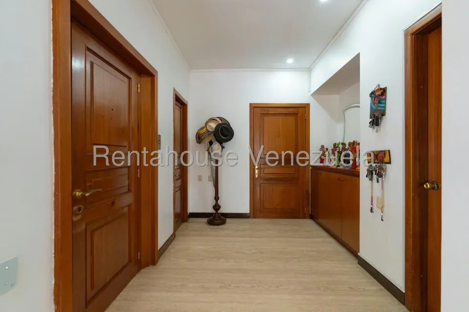 Apartamento (1 Nivel) en Venta en Los Palos Grandes, Distrito Metropolitano - 34