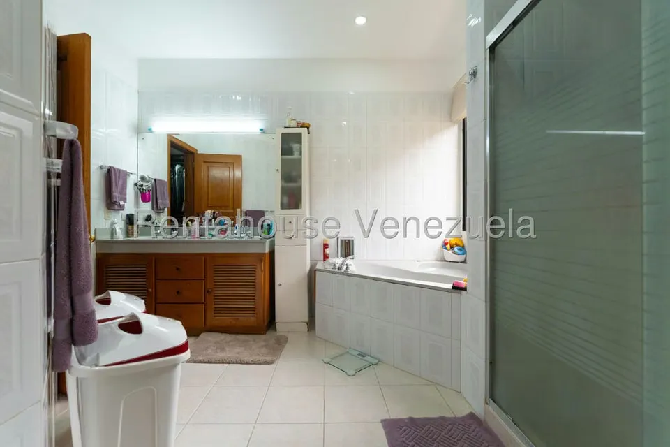 Apartamento (1 Nivel) en Venta en Los Palos Grandes, Distrito Metropolitano - 40