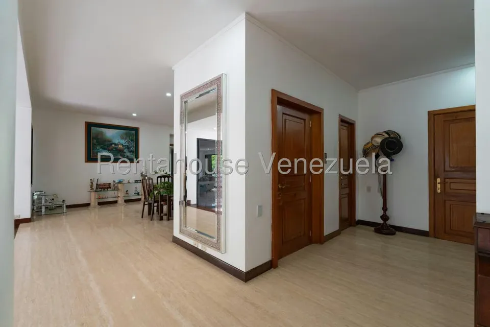 Apartamento (1 Nivel) en Venta en Los Palos Grandes, Distrito Metropolitano - 4