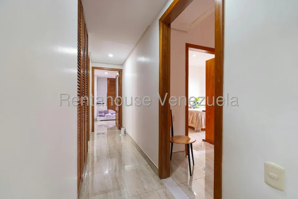 Apartamento (1 Nivel) en Venta en Los Palos Grandes, Distrito Metropolitano - 41