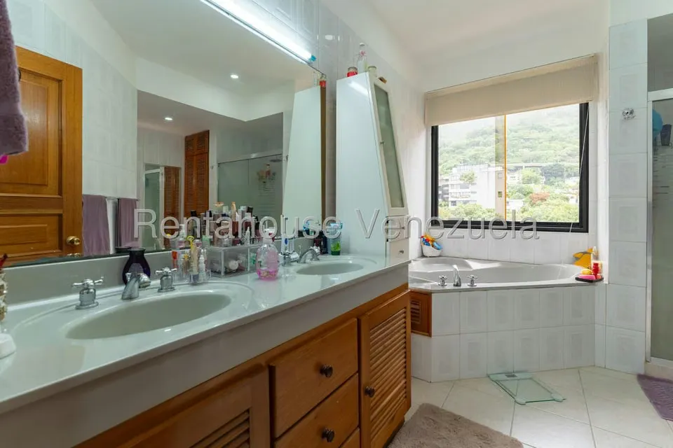 Apartamento (1 Nivel) en Venta en Los Palos Grandes, Distrito Metropolitano - 43