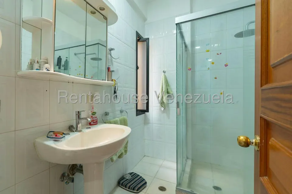 Apartamento (1 Nivel) en Venta en Los Palos Grandes, Distrito Metropolitano - 48