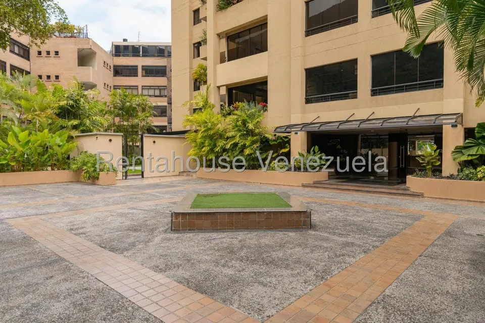 Apartamento (1 Nivel) en Venta en Los Palos Grandes, Distrito Metropolitano - 64
