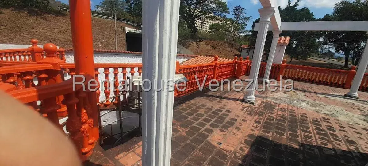 Casa (Multipes Niveles) en Venta en Centro de Charallave, Miranda - 6