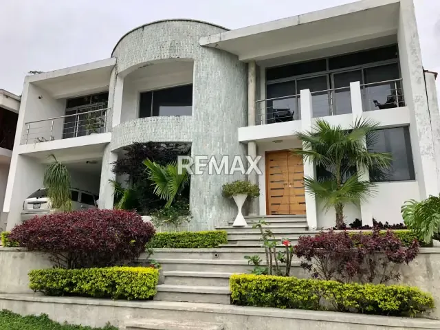 HERMOSA CASA EN VENTA