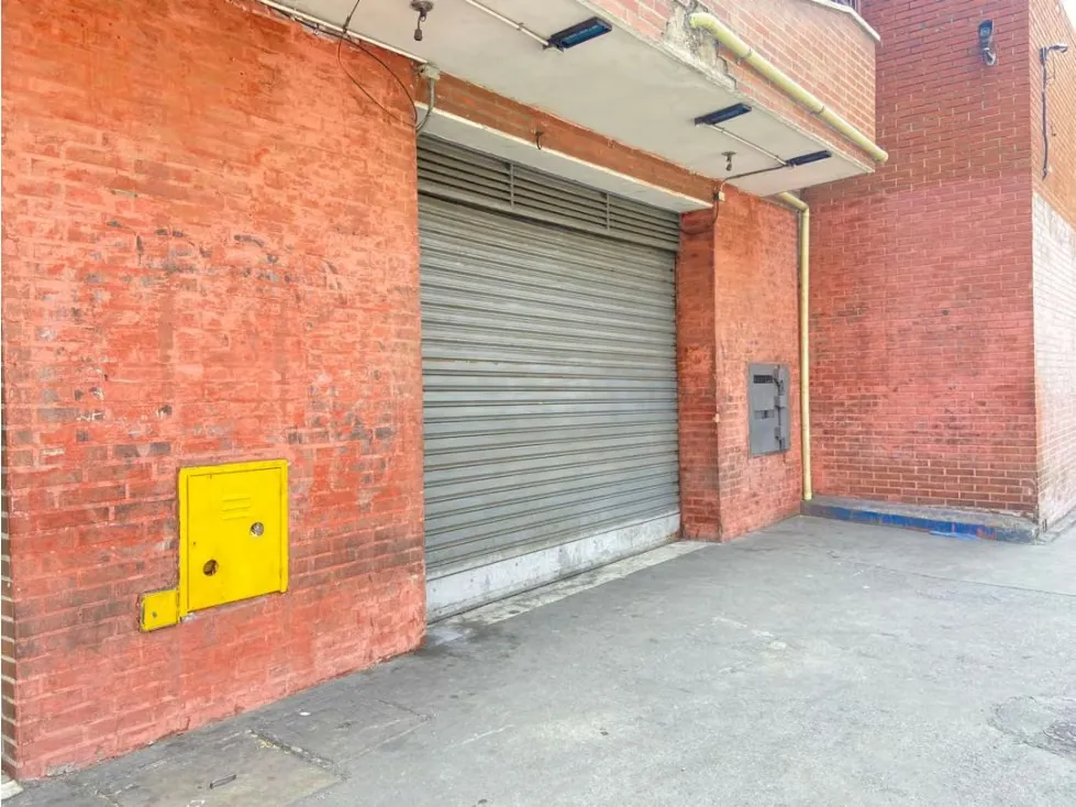 Local Comercial en Alquiler en Catia excelente zona peatonal 200 m2.