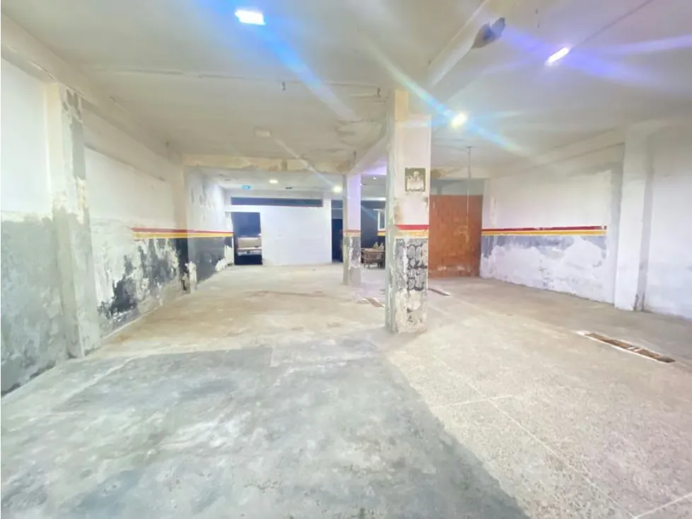 Local Comercial en Alquiler en Catia excelente zona peatonal 200 m2. - 9