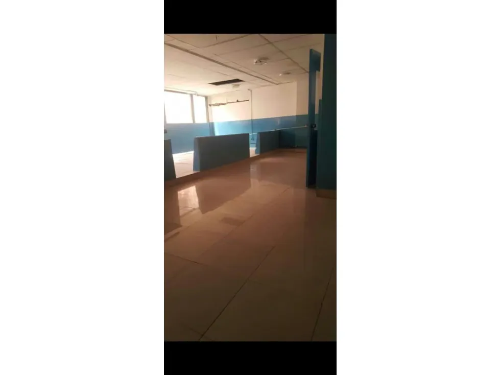 AMPLIO LOCAL EN VENTA A UNA CUADRA DE LA AV. LECUNA 382M2 - 9