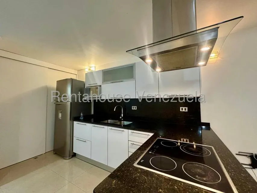 Apartamento (1 Nivel) en Alquiler en Colinas de La Tahona, Distrito Metropolitano - 3