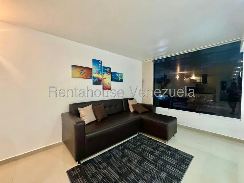 Apartamento (1 Nivel) en Alquiler en Colinas de La Tahona, Distrito Metropolitano - 5
