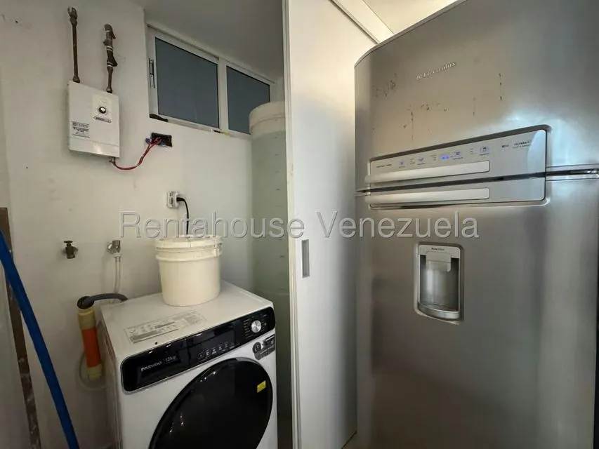 Apartamento (1 Nivel) en Alquiler en Colinas de La Tahona, Distrito Metropolitano - 9