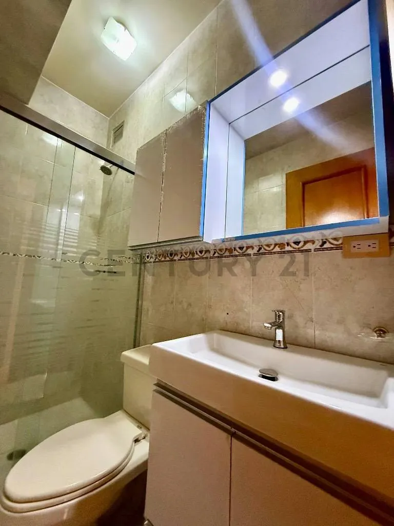 Apartamento en alquiler en Lechería en el CR Karla Valentina, Playa Mansa. - 19