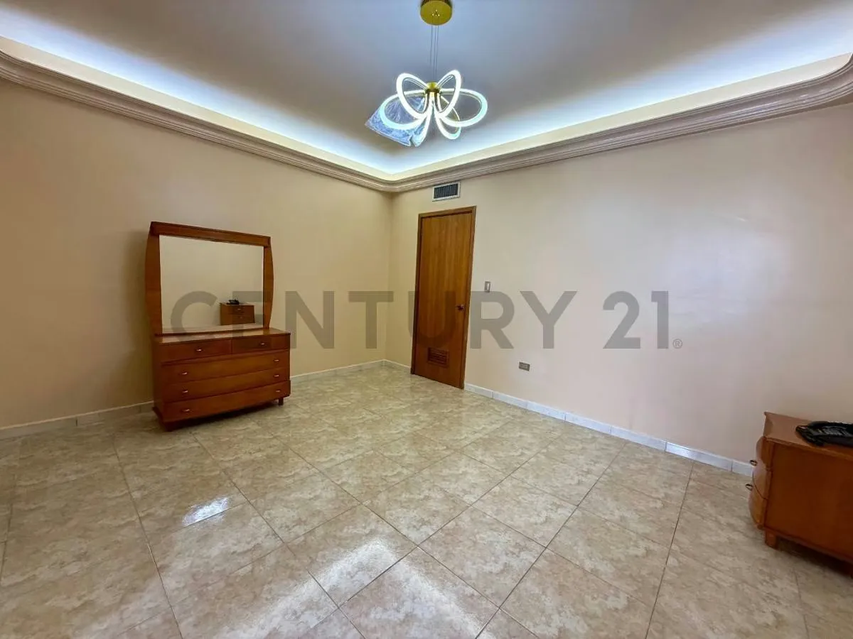Apartamento en alquiler en Lechería en el CR Karla Valentina, Playa Mansa. - 23