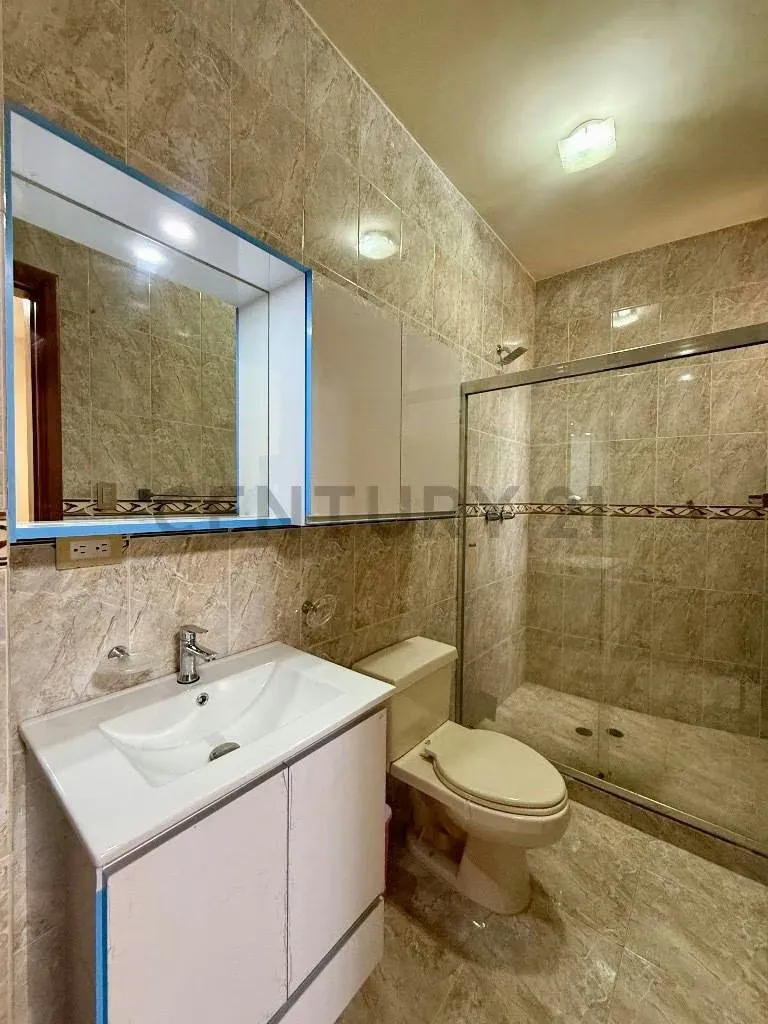 Apartamento en alquiler en Lechería en el CR Karla Valentina, Playa Mansa. - 28