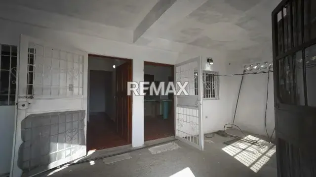 Excelente Casa Tipo Residencia Multifamiliar en Venta en Valle Verde - 2