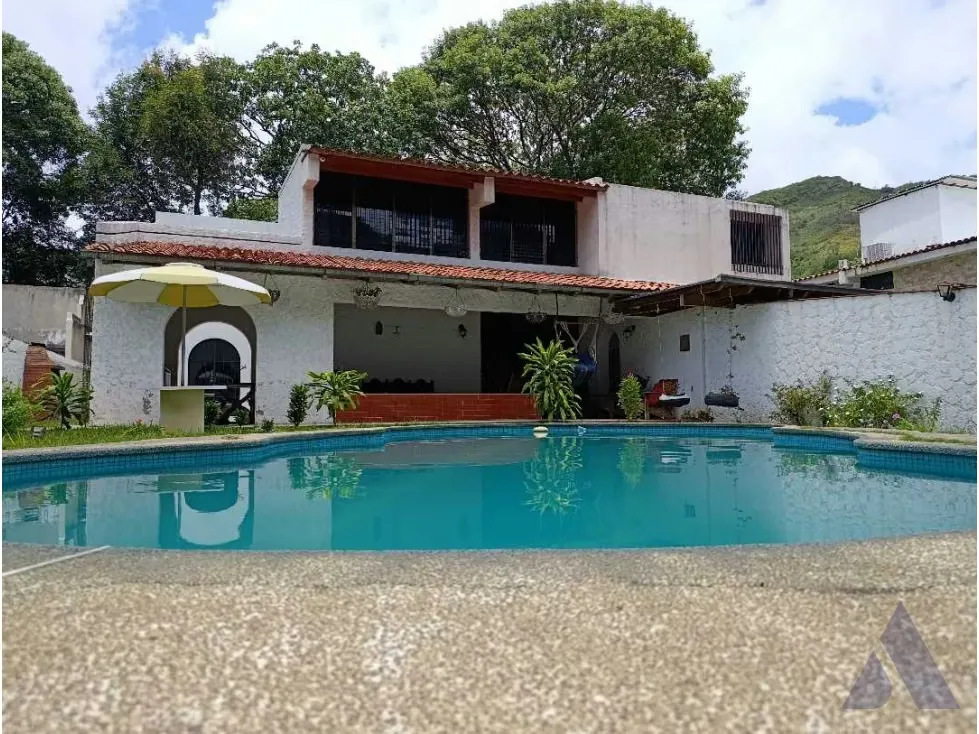 Vendo casa calle cerrada 320m2 Montalbán 6766