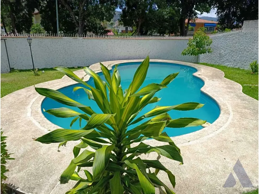 Vendo casa calle cerrada 320m2 Montalbán 6766 - 2