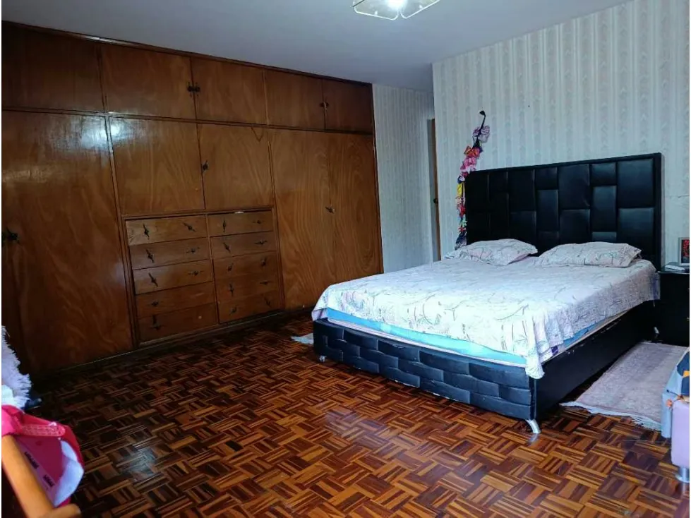 Vendo casa calle cerrada 320m2 Montalbán 6766 - 18