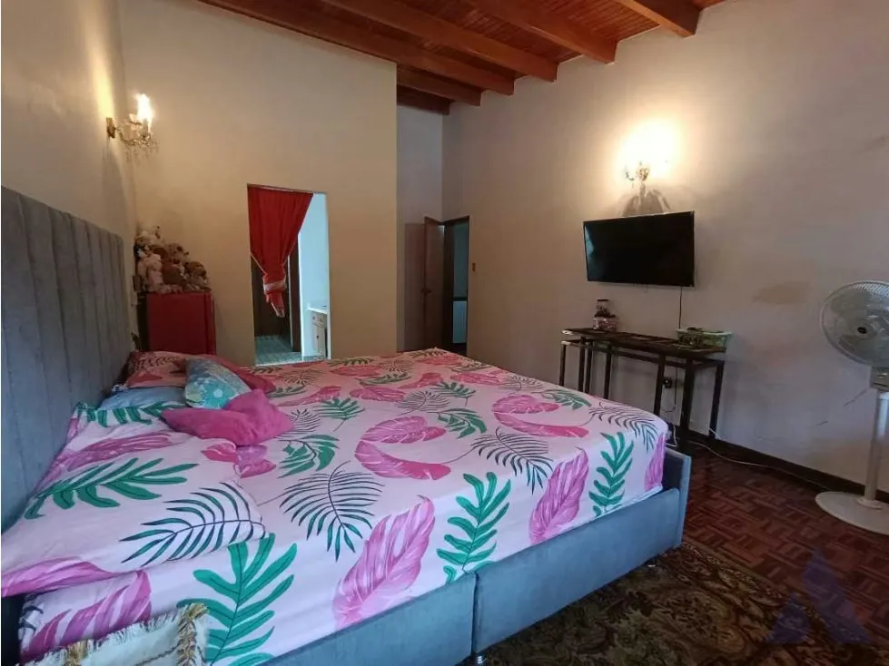 Vendo casa calle cerrada 320m2 Montalbán 6766 - 21
