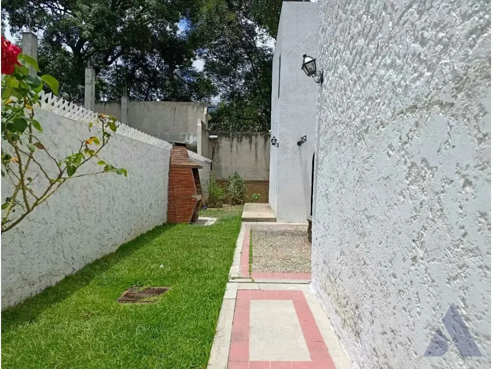 Vendo casa calle cerrada 320m2 Montalbán 6766 - 4
