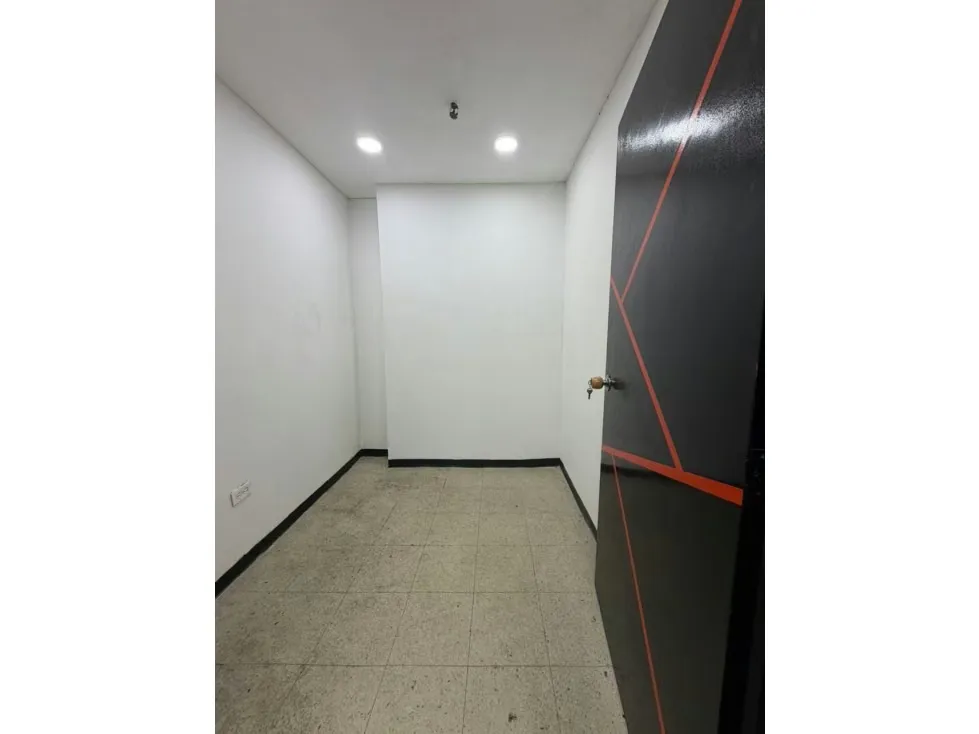 Se alquila Depósito/Local 35m2 Los Ruices - 3