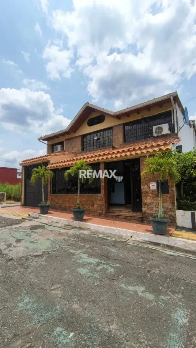 CASA QUINTA EN TERRAZAS DE CARRASCAL Cárdenas