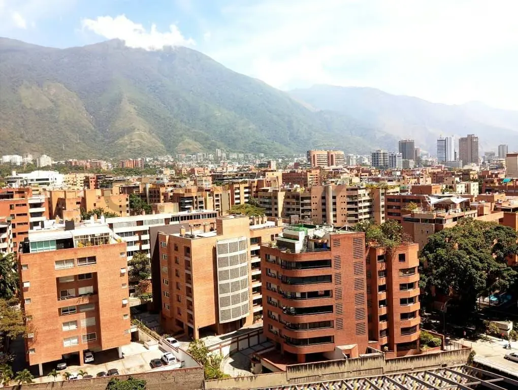 Oficina en Venta en Centro Empresarial La Esmeralda en Campo Alegre - 3