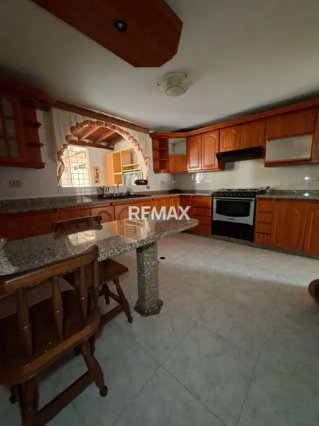 TOWNHOUSE EN VENTA CONJ. RES. LOMAS DEL ROCÍO. LA ENTRADA NAGUANAGUA - 8
