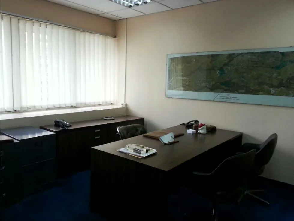 Se vende oficina 218m2 Los Palos Grandes 0994 - 6